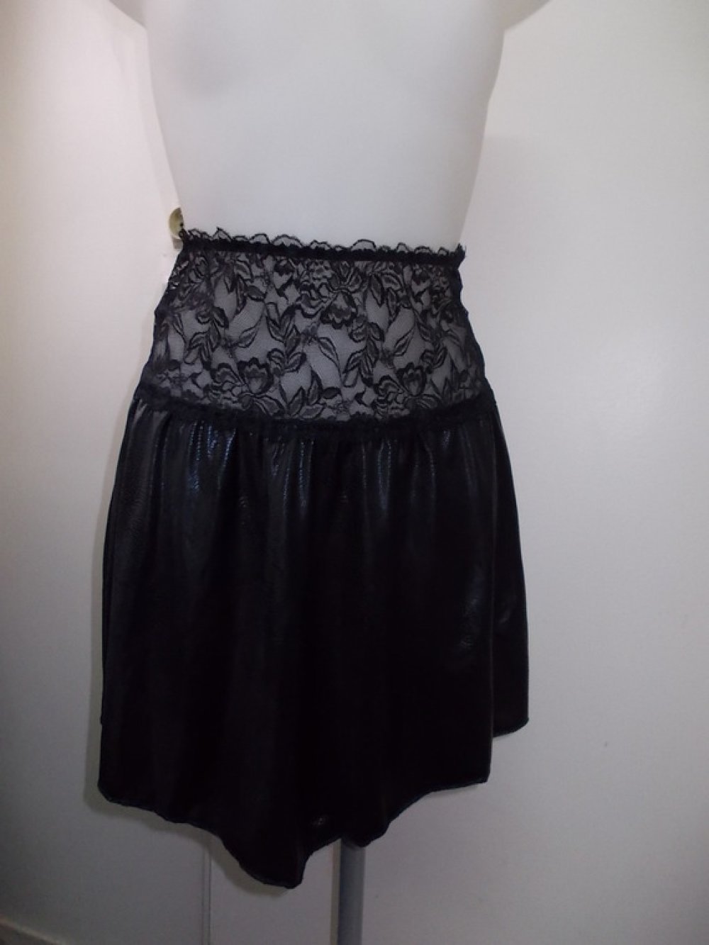 Jupe Simili Cuir Dentelle Jupe Courte A Godet En Dentelle De