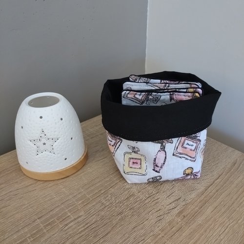 Lingettes lavables et leur panier