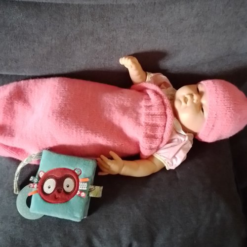Cocon bébé et son bonnet assortis