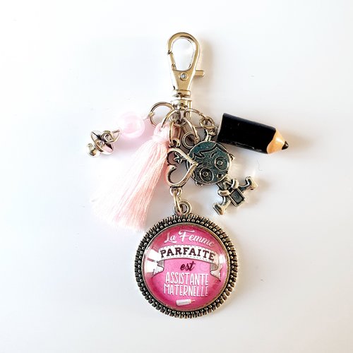 Porte-clef assistante maternelle parfaite nounou pompon rose bébé fille tétine crayon noir idée cadeau fin d'année remerciements