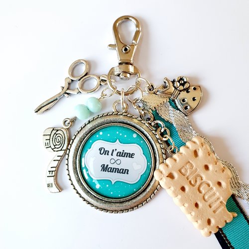 Porte clés maman vert couture couturière fimo biscuit idée cadeau anniversaire noël fêtes des mères