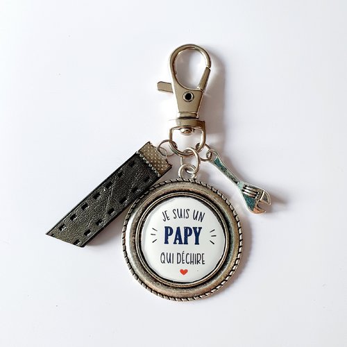 Porte clés papy qui déchire outil idée cadeau grand père anniversaire fête des papys