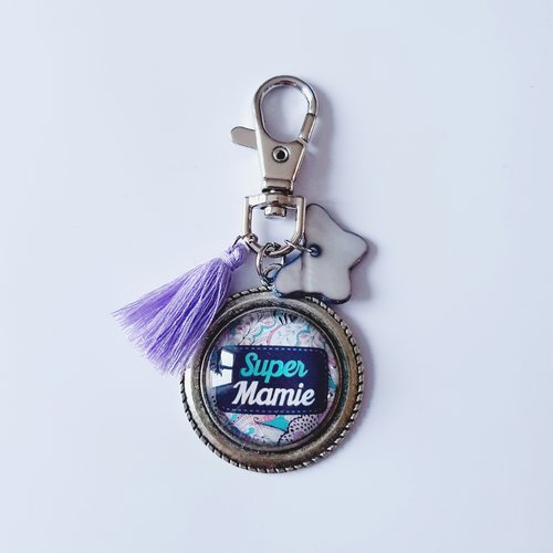 Porte clef super mamie papillon gris pompon violet idée cadeau noël fête des mamies grand-mère anniversaire