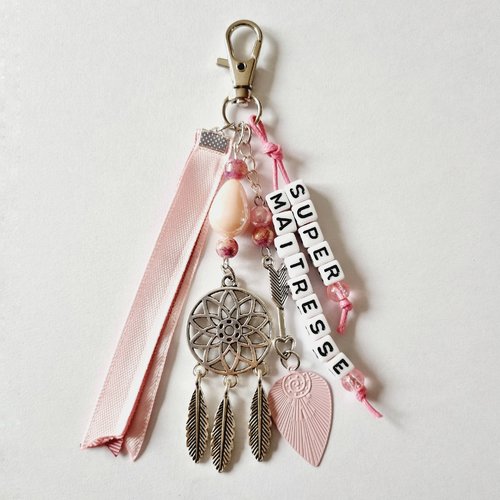 Porte-clef bijou de sac super maitresse attrape-rêves plume rose et gris rubans idée cadeau fin d'année scolaire remerciements