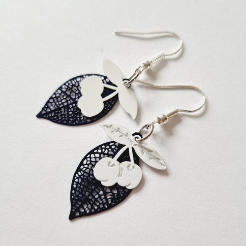 Boucles d'oreilles cerises feuilles estampe bleu marine et blanc - idée cadeau anniversaire femme