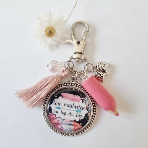 Porte clefs maîtresse au top du top pompon breloque crayon fimo rose idée cadeau fin d'année remerciements