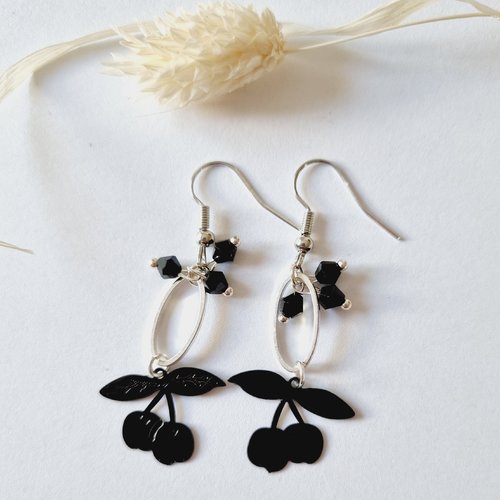 Boucles d'oreilles cerises et perles noir - estampe idée cadeau anniversaire femme