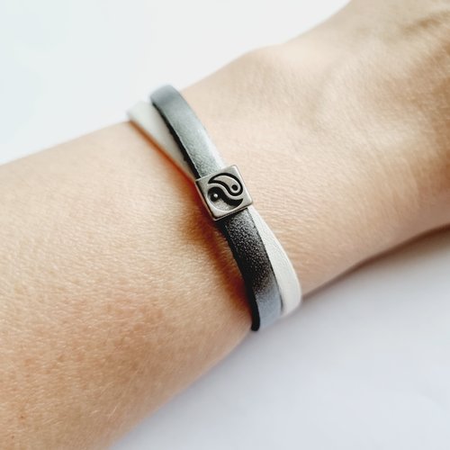 Bracelet yin yang femme cuir gris foncé nacré croisé blanc argenté fermoir aimanté idée cadeau anniversaire fêtes des mères