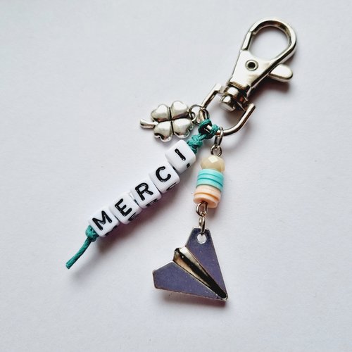 Porte-clef merci coloré vert orange breloque avion papier trèfle à quatre feuilles cadeau atsem aesh animatrice orthophoniste
