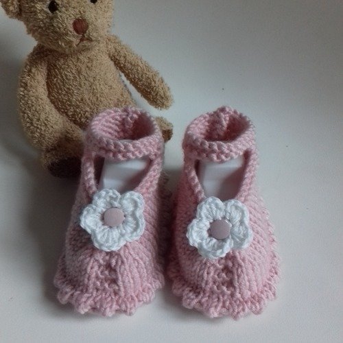 Chaussons  en laine couleur rose et blanche 9/12 mois