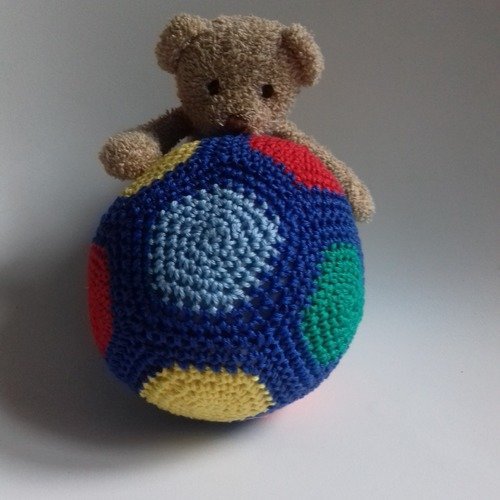 Balle de préhension pour bébé au crochet