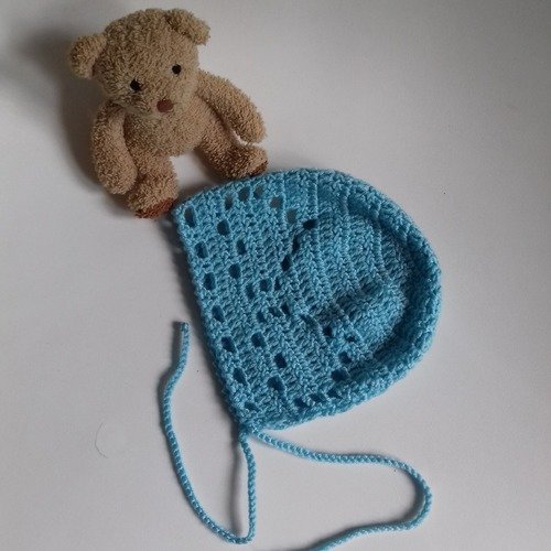Béguin    pour bébé  spécial baptême en crochet bleu