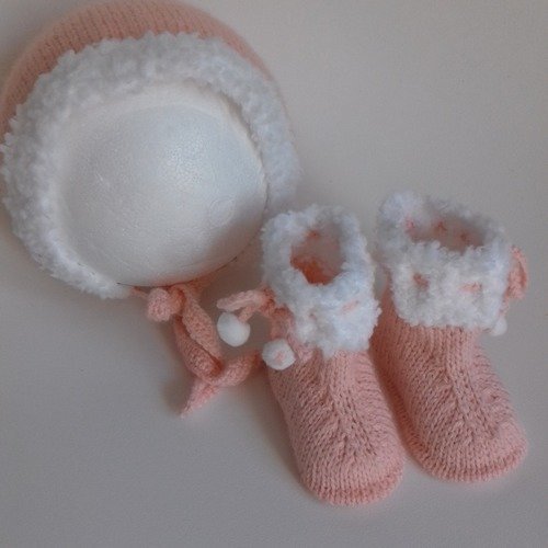 Béguin  et bottes pour bébé rose poudré et blanc 0/3 mois
