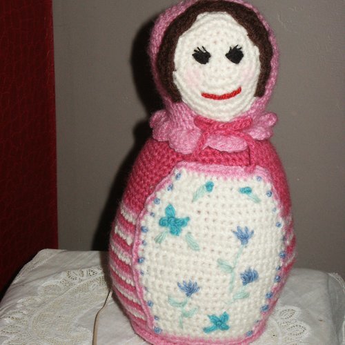 Cadeau de naissance doudou en laine boite à  musique poupée russe