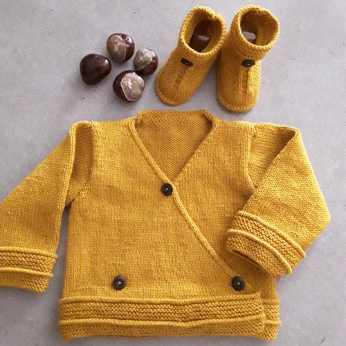 Ensemble Pour Bebe Fille 6 Mois Pull Et Chaussons Un Grand Marche