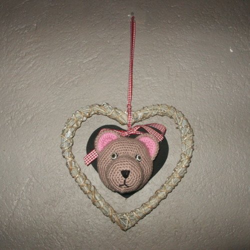 Ours en crochet pour décorer une chambre d'enfant 