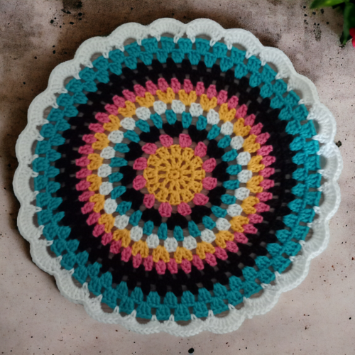 Napperon de 25 cm au rochet fait main