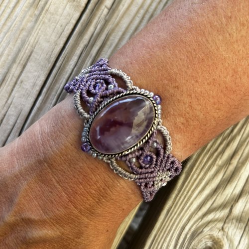 Bracelet macramé et améthyste