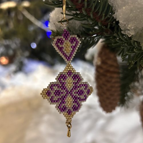 Boucles d'oreilles pendantes fuchsia ou verte