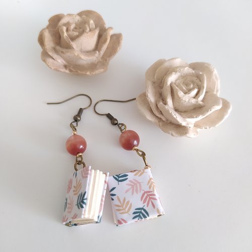 Boucles d'oreilles livre en papier