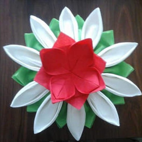 Pliage serviette distributeur fleur
