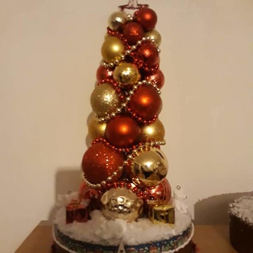 Sapin en boule de noel
