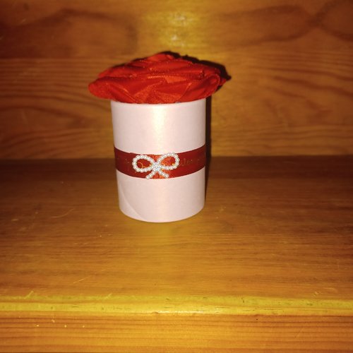 Petit pot rose rouge velour