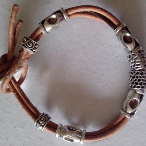Bracelet ethnique cuir et métal