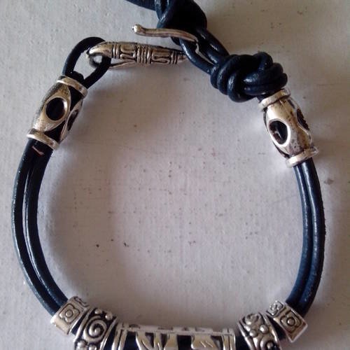 Filipine 5 - bracelet cuir et perles metal