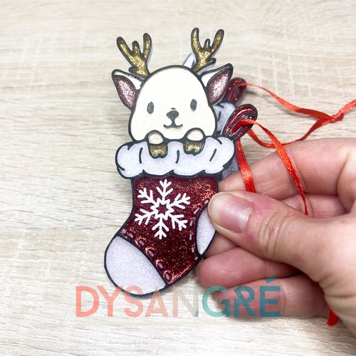 Ornement de noël en plastique renne de noël dans sa chaussette 11/9 cm
