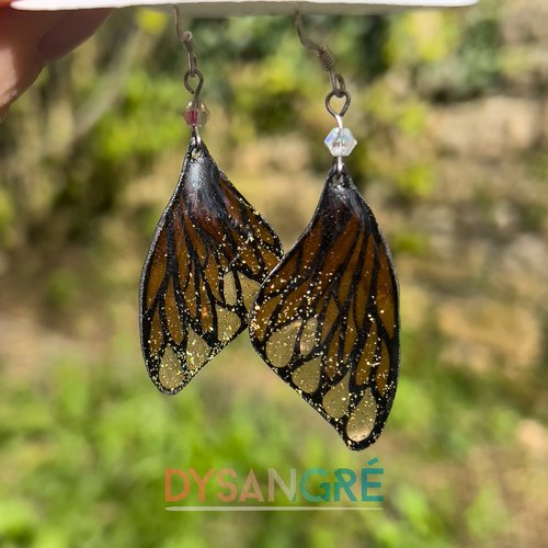 Boucles d'oreilles ailes de papillons marron