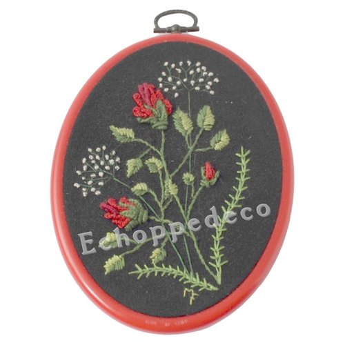 Broderie " roses rouge et gypsophile "
