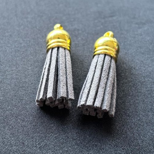 Lot de 2 pompons glands en suédine gris  36mm embouts calottes couleur doré