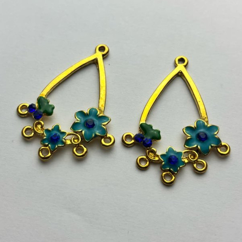 Lot de 2 breloques pendentifs en métal doré et décor fleur en émail