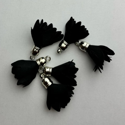 Lot 2 pompons  noir en tissu acrylique forme tulipe fleur
