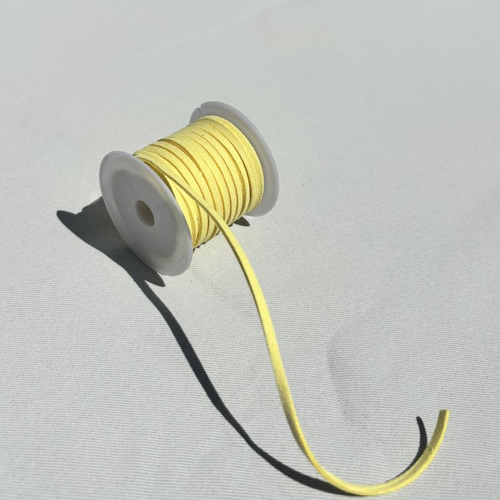 1 m de cordon plat 3 mm  jaune clair en suédine