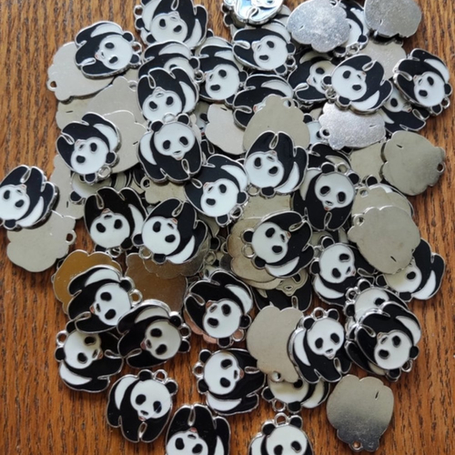 Breloque panda en émail