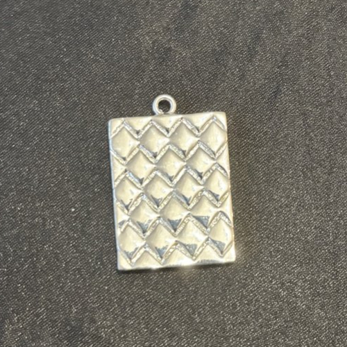 01 pendentif plaque  rectangle texturé acier inoxydable