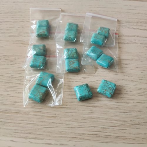 Lot de 02 perles carrées intercalaires séparateurs en turquoise synthétique