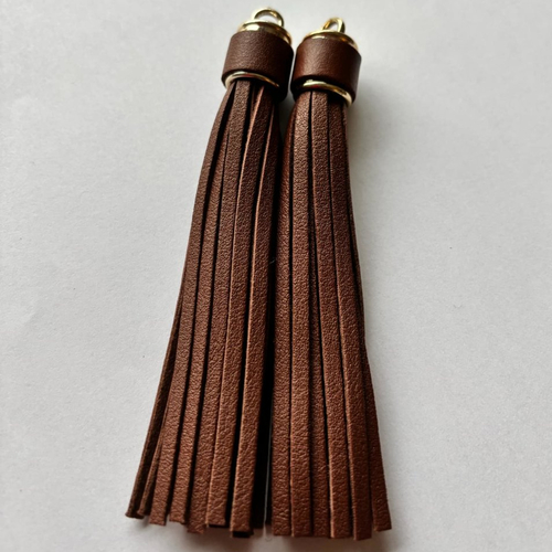 Grand pompons marron en simili cuir