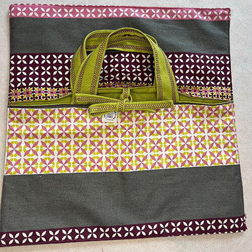 Sac à tarte -gris bordeaux et vert 39x39 - feuille et framboise
