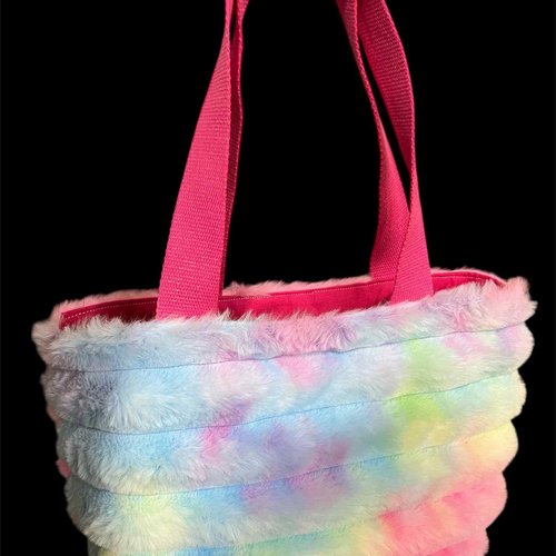 Mini sac cabas ou tote bag fausse fourrure arc-en-ciel  création unique et écoresponsable
