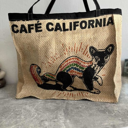 Sac cabas réalisé à partir d'un sac d'import de café de mexico motif civette - l'univers créatif d'isa
