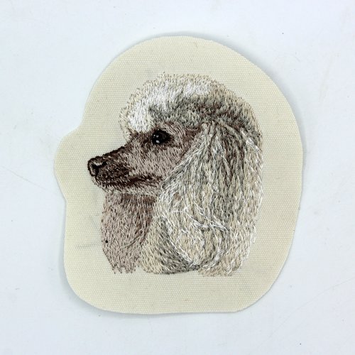 Écusson patch brodé caniche applique thermocollant broderie chien doodle personnalisation masque polo tee shirt sweat sac bob casquette