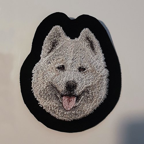 Écusson patch brodé samoyède applique thermocollant broderie chien