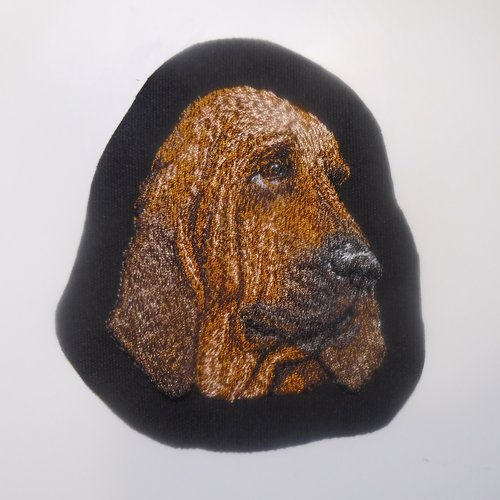 Écusson patch brodé bloodhound applique thermocollant broderie chien de saint hubert