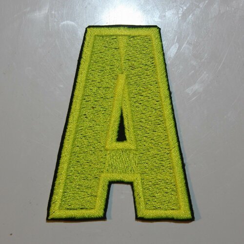 Écusson patch applique lettre de l'alphabet a brodée broderie machine thermocollant initiale monogramme