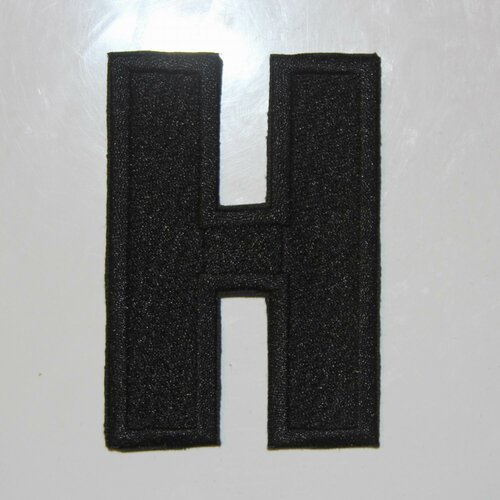 Écusson patch applique lettre de l'alphabet h brodée broderie machine thermocollant initiale monogramme
