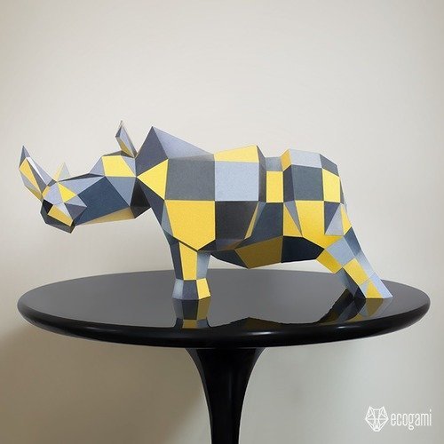 Sculpture de rhinocéros en papier