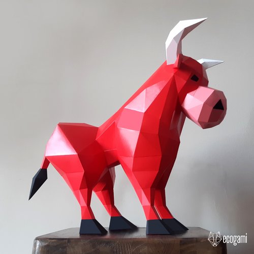 Sculpture de boris, le taureau amusant à assembler en papier
